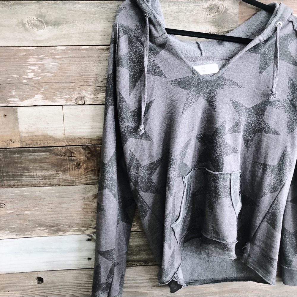 Star Pullover (NWOT)